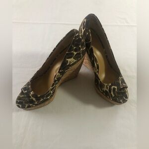 VGC Nine West Size 6.5 M Fabric Wild Thing Peep Toe Cheetah Wedges .